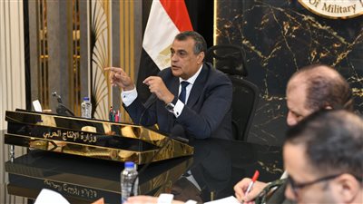 وزير الإنتاج الحربي يجتمع بالصحفيين لاستعراض جهود دعم مجال الصناعة وخطط التطوير 