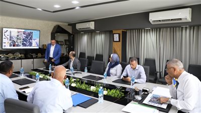 محافظ أسوان: إنشاء سوق حضاري بكوم أمبو لتفريغ المدينة من العشوائية والباعة الجائلين 