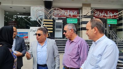 محافظ الدقهلية يتفقد شوارع المنصورة لمتابعة مستوي النظافة 
