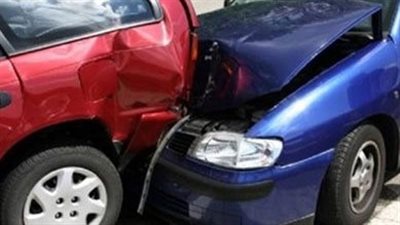 أصابة 6 أشخاص إثر حادث تصادم سيارتين