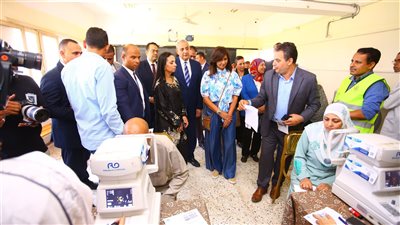 وزيرا التضامن والعمل ومحافظ الغربية يتفقدون القافلة الطبية بقرية حنون بزفتى