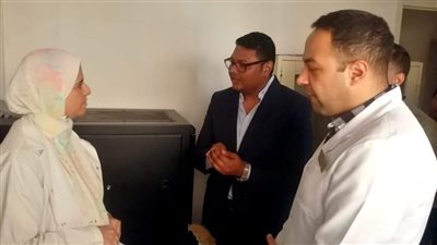 وكيل  صحة البحر الأحمر لأعمال مبادرة 100 يوم صحة