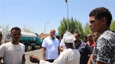 البنداري يتابع صرف المياه للمواطنين بمحطة الغراب بالغردقة