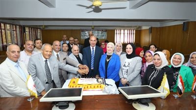 ختام الدورة العاشرة لبرنامج تأهيل القيادات بجامعة الزقازيق