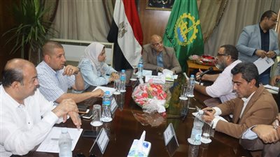 محافظ القليوبية يستمع إلى مشكلات أهالي شبرا الخيمة وقليوب والقناطر الخيرية 