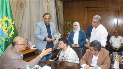 محافظ القليوبية يوفر فرصة عمل لأحد المواطنين من ذوي الهمم 