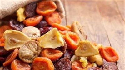 فوائد كثيرة لتناول الفواكه المجففة 