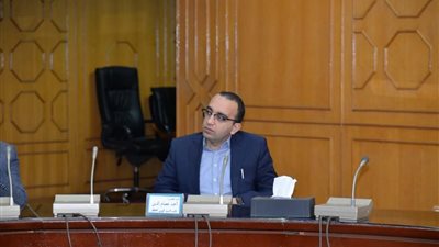 نائب محافظ الإسماعيلية يناقش موقف مشروعات مبادرة المشروعات الخضراء الذكية