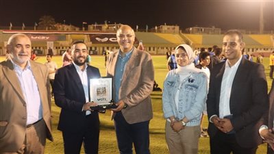 محافظ القليوبية يكرم أسرة المدير السابق لإدارة الرياضة