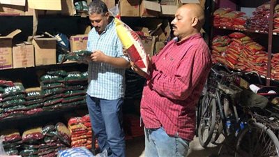 ضبط مخالفات تجميع وتصرّف في 1407 عبوة سلع تموينية بالفيوم 