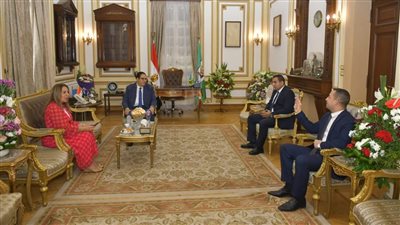 رئيس جامعة القاهرة يستقبل نائب وزير الاتصالات ومنسق عام 