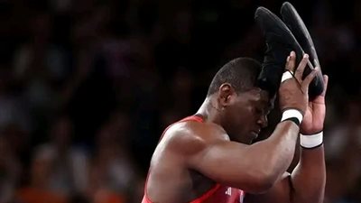 أسطورة كوبا في المصارعة يعلن اعتزاله بعد حصده الذهبية الخامسة