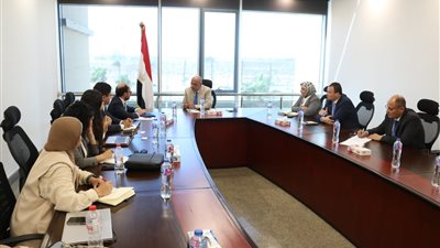 وزير الكهرباء يبحث مع وفد بنك الاستثمار الأوروبي دعم وتعزيز فرص التعاون في مختلف المجالات