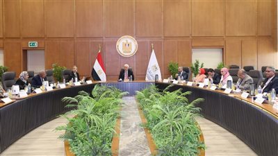 وزير التعليم العالي يوجه بتحويل الأفكار المبتكرة إلى منتجات