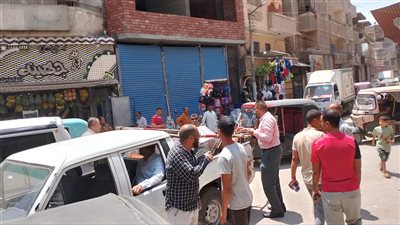 رفع الإشغالات عن حرم الطريق بمراكز المنيا