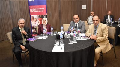 رئيس جامعة أسوان يشارك في ورشة عمل تدويل الجامعات المصرية الأهداف والامكانيات