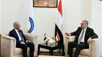 وزير البترول يبحث مع السفير العراقي تعزيز التعاون في مشروعات التعدين 