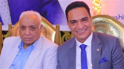 الدكتور محمد عبدالوهاب يهنىء عائلة ضيف بمناسبة حفل زفاف نجليهما