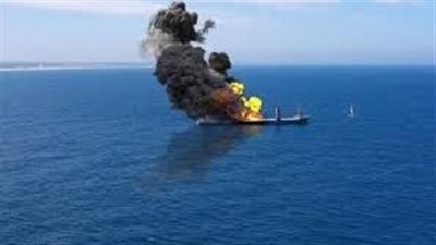 الحوثيين: نفذنا 3 عمليات على سفينة ومدمرتين أمريكيتين أثناء عبورهما بالبحر الأحمر