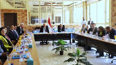 رئيس هيئة الدواء يشارك في افتتاح التوسعات الجديدة لمصنع صناعة المستلزمات الطبية بمدينة السادات