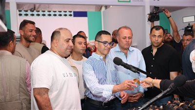 وزير الاستثمار يشيد بمعرض تنمية الأسرة المصرية 