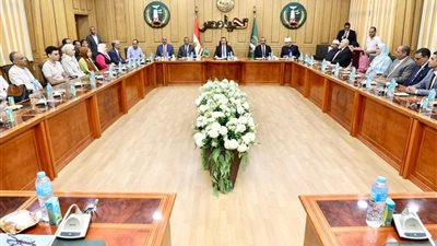 محافظ المنوفية يكرم أوائل الثانوية العامة والأزهرية والدبلومات الفنية
