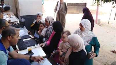 الكشف على 1160 مريضًا خلال قافلة صحية متنوعة بالغربية