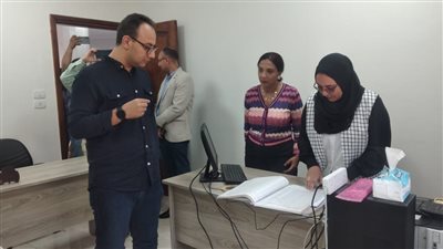 نائب محافظ أسيوط يتفقد مركز معلومات شبكات المرافق والبنية التحتية