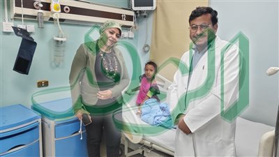  أخرج من فمها سيخ حديد.. العناية الإلهية تنقذ طفلة بمستشفى الجامعي بأسوان 