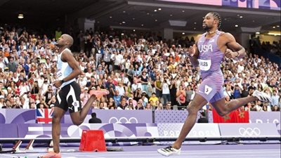 باريس ٢٠٢٤ .. البتسواني تيبوجو يفوز بذهبية سباق ٢٠٠ متر عدو