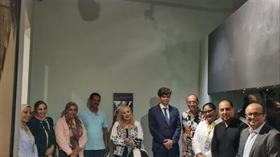مدير البيت الروسى ومدير متحف القومى يفتتحان معرض وثائقى الاسكندرية زمان 