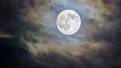 بدر شهر صفر يُزين سماء مصر في هذا الموعد