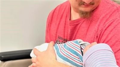 وفاة طفلة بعد تناول حليب أطفال صناعي ملوث