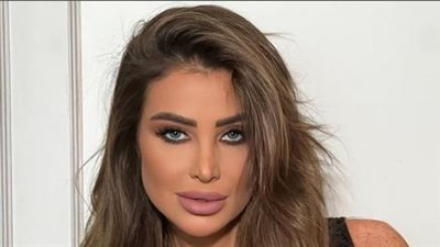 فستان أنابيلا هلال يبهر جمهورها (صور)