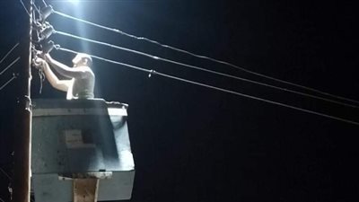 لتحسين الرؤية الليلية.. تركيب وصيانة كشافات الإنارة بطامية في الفيوم