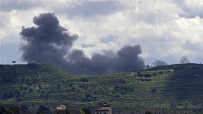 الجيش الإسرائيلي يهاجم مركز قيادة لحزب الله في جنوب لبنان