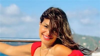 منة فضالي تهاجم شركة مبيدات حشرية بعد تقديم إعلان لها.. كذابين 