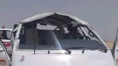 وفاة وإصابة 12 شخصًا في حادث انقلاب ميكروباص بقنا 