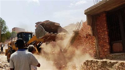 محافظ أسوان: إزالة 36 حالة تعدٍ على الأراضي الزراعية وأملاك الدولة 