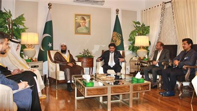 بالصور .. حاكم إقليم السند بجمهورية باكستان يستقبل إمام الحرم النبوي