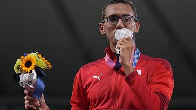  رئيس نادي الشمس يكشف تفاصيل رحلة كفاح البطل أحمد الجندي (فيديو)