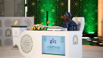 لجنة تحكيم التصفيات النهائية لمسابقة الملك عبدالعزيز الدولية تستمع لتلاوات 14 متسابقاً في اليوم الأول