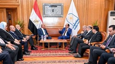 رئيسا العربية للتصنيع وجامعة حلوان يبحثان سبل تنفيذ المشروعات البحثية والابتكارات الطلابية