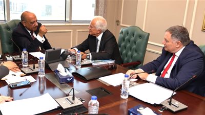 وزير الكهرباء يبحث مع 