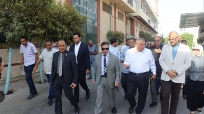 محافظ القليوبية يتفقد عدداً من المصانع بمدينة الخانكة 