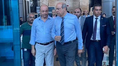 وزير الطيران المدني يتفقد مطار سفنكس الدولى