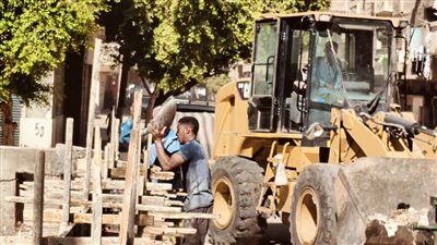 أسيوط: تطوير ورفع كفاءة الشوارع والميادين بمركز منفلوط