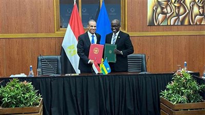 وزير الخارجية يجري مباحثات مع نظيره الرواندي لتعزيز التعاون بين البلدين