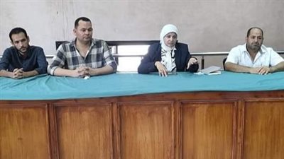 رئيس مركز يوسف الصديق بالفيوم يناقش مشكلة نقص مياه الري