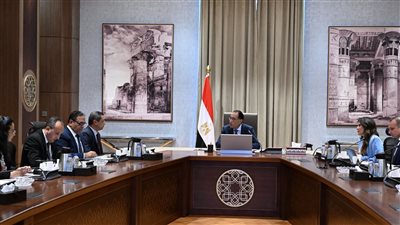 مدبولي يتابع مبادرة تطوير عواصم المحافظات بالسويس